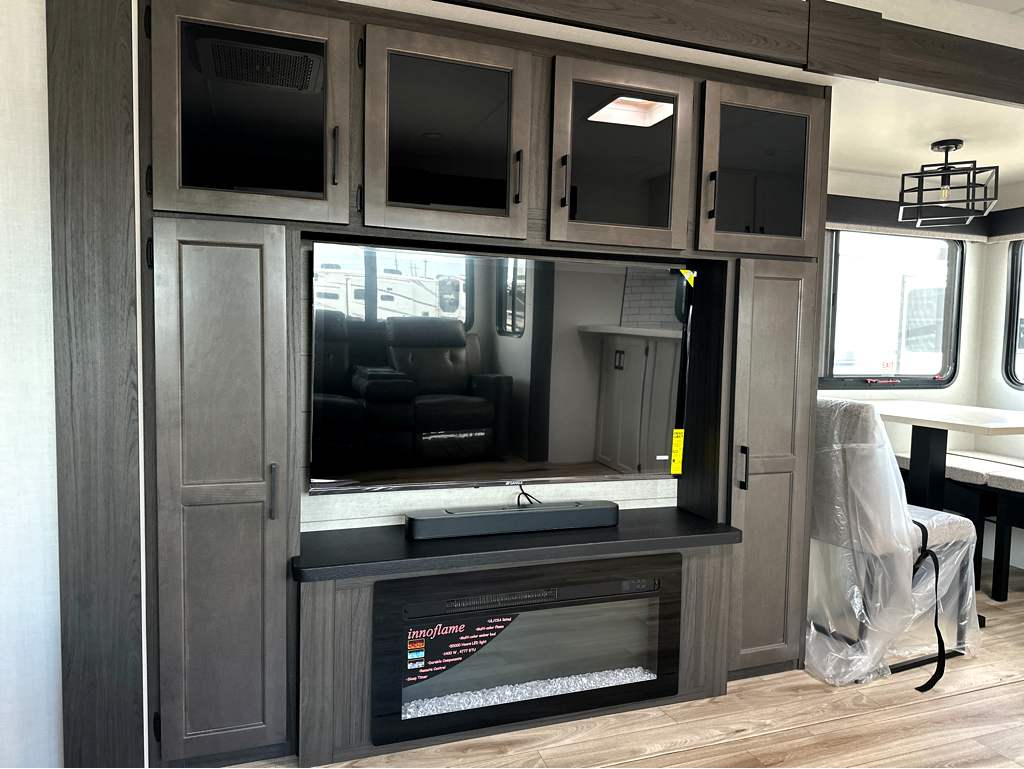 2027 VENTURE RV SPORTTREK 336VRK - Image 12