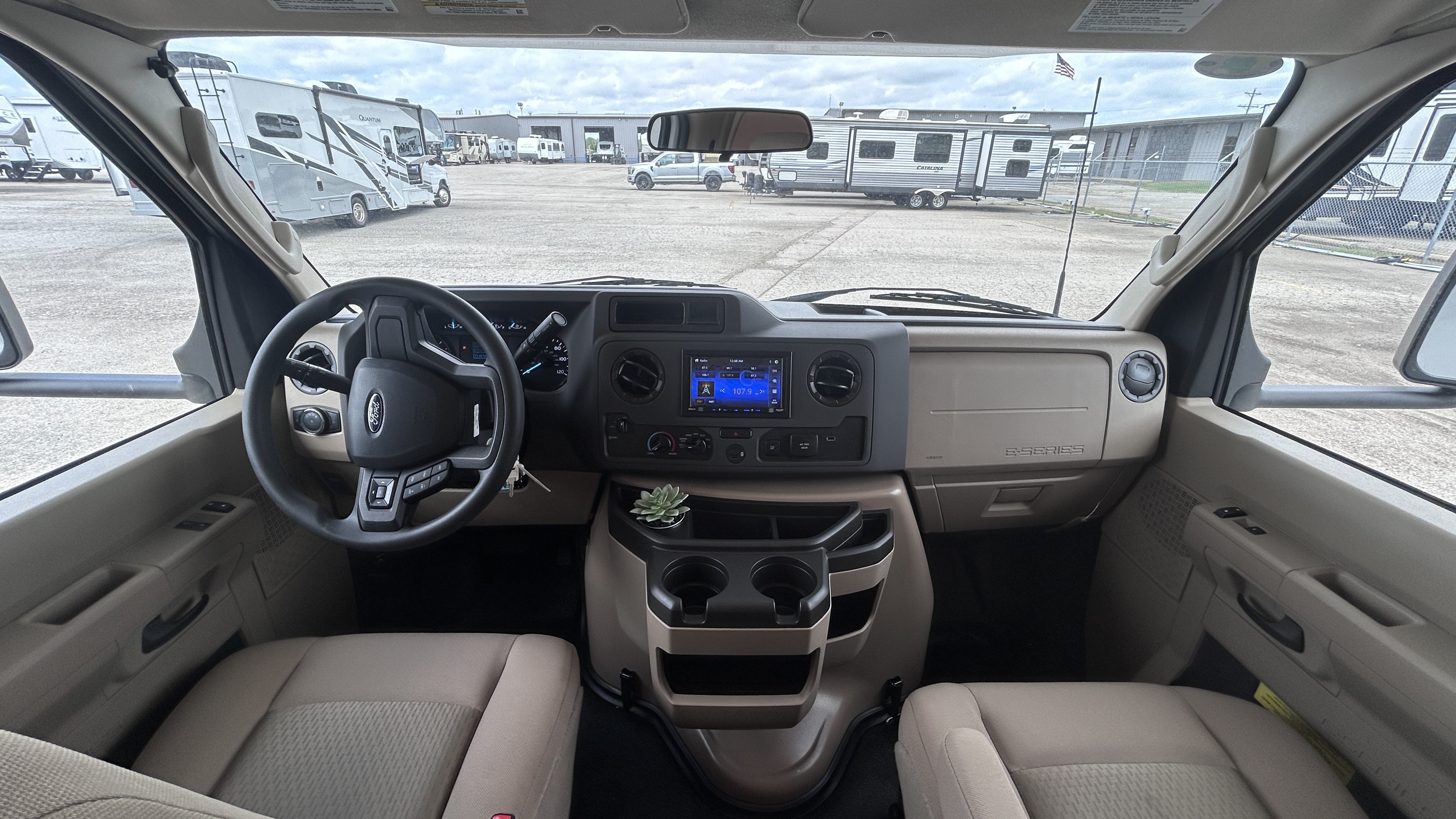 2026 Thor Motor Coach Quantum LZ28 - Image 11