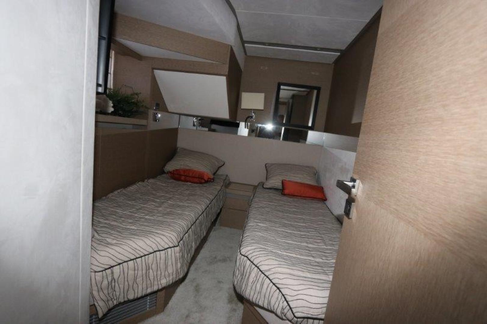 2017 Prestige Motoryacht - Image 20