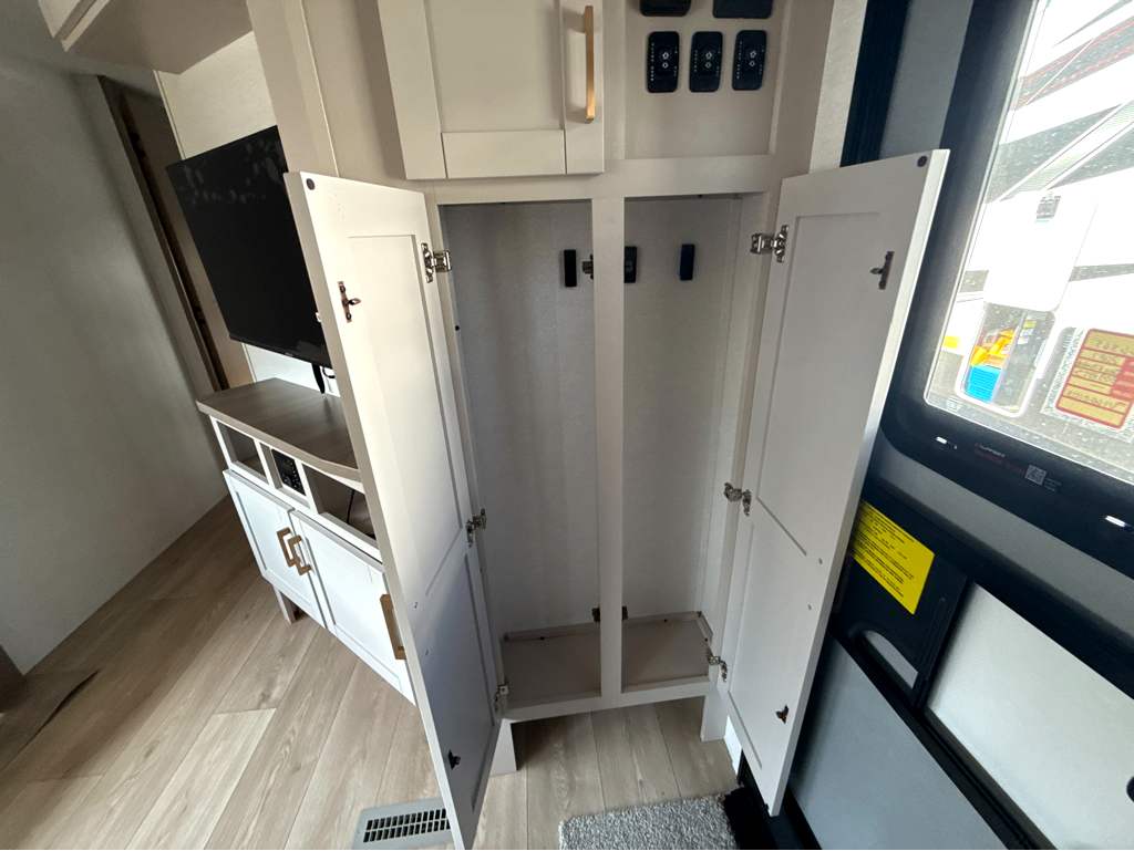 2027 JAYCO JAY FLIGHT 333BTS - Image 24