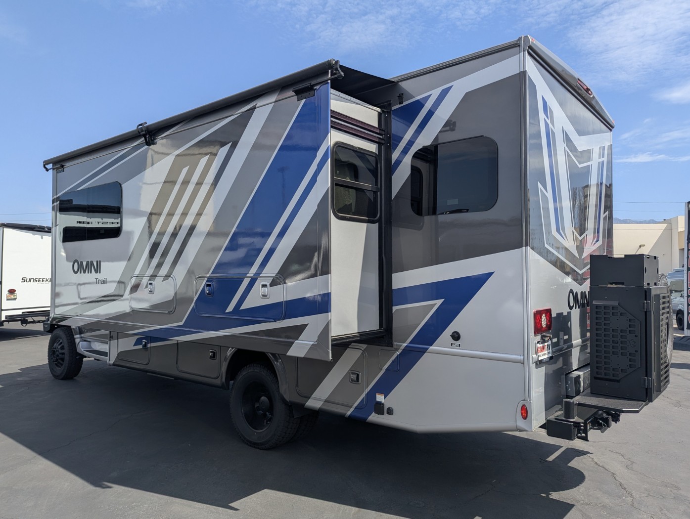 2026 Thor Motor Coach Omni Trail S29 - ATH EDITION - Image 13