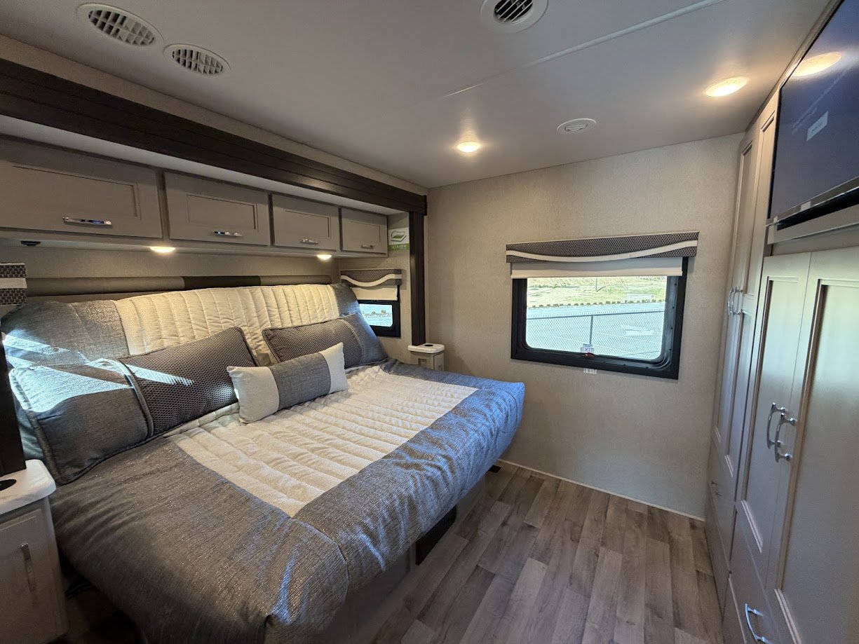 2026 THOR MOTOR COACH PASADENA 34XG - Image 54