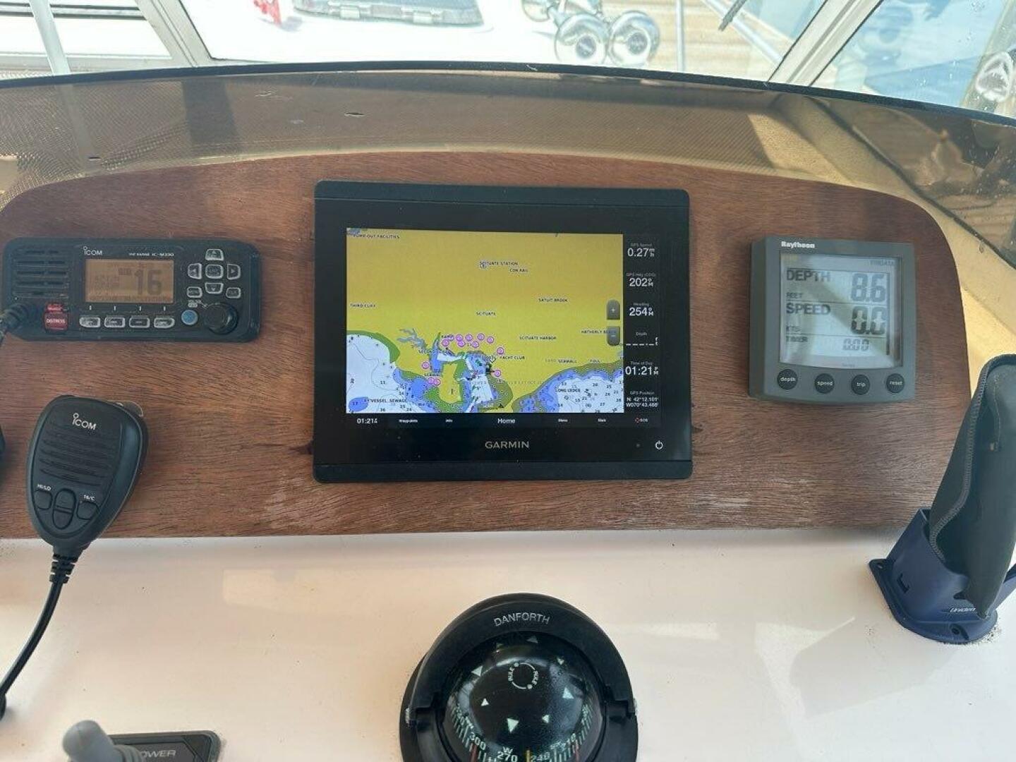 2002 Mainship Pilot 34 - Image 15