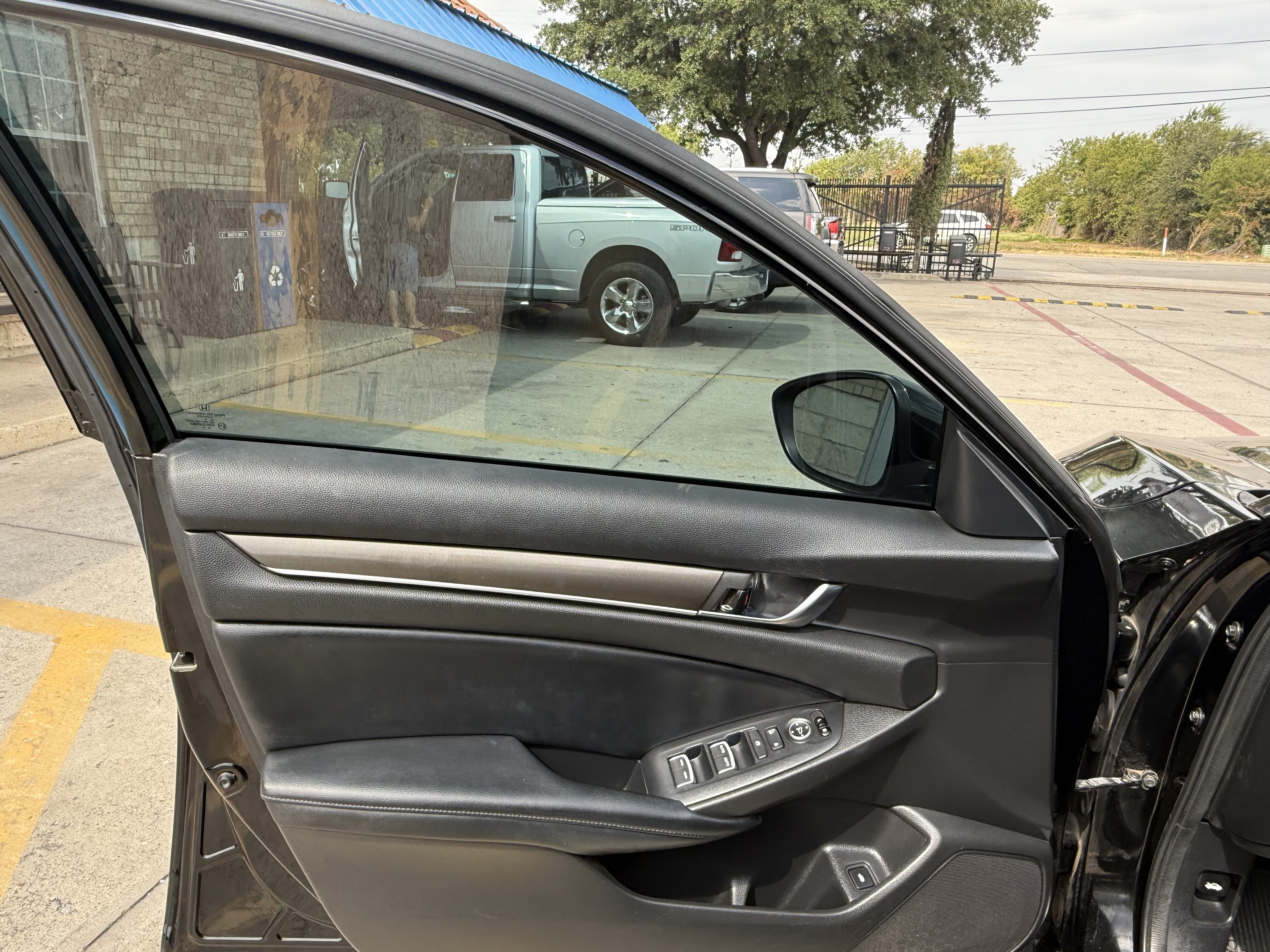 2018 Honda Accord Sedan 4D LX I4 - Image 19