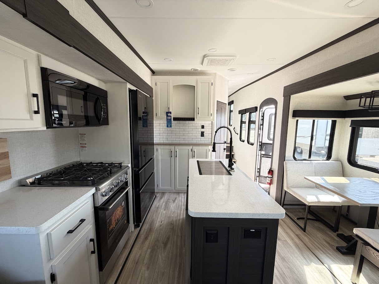 2026 VENTURE RV SPORTTREK 363VFR - Image 21
