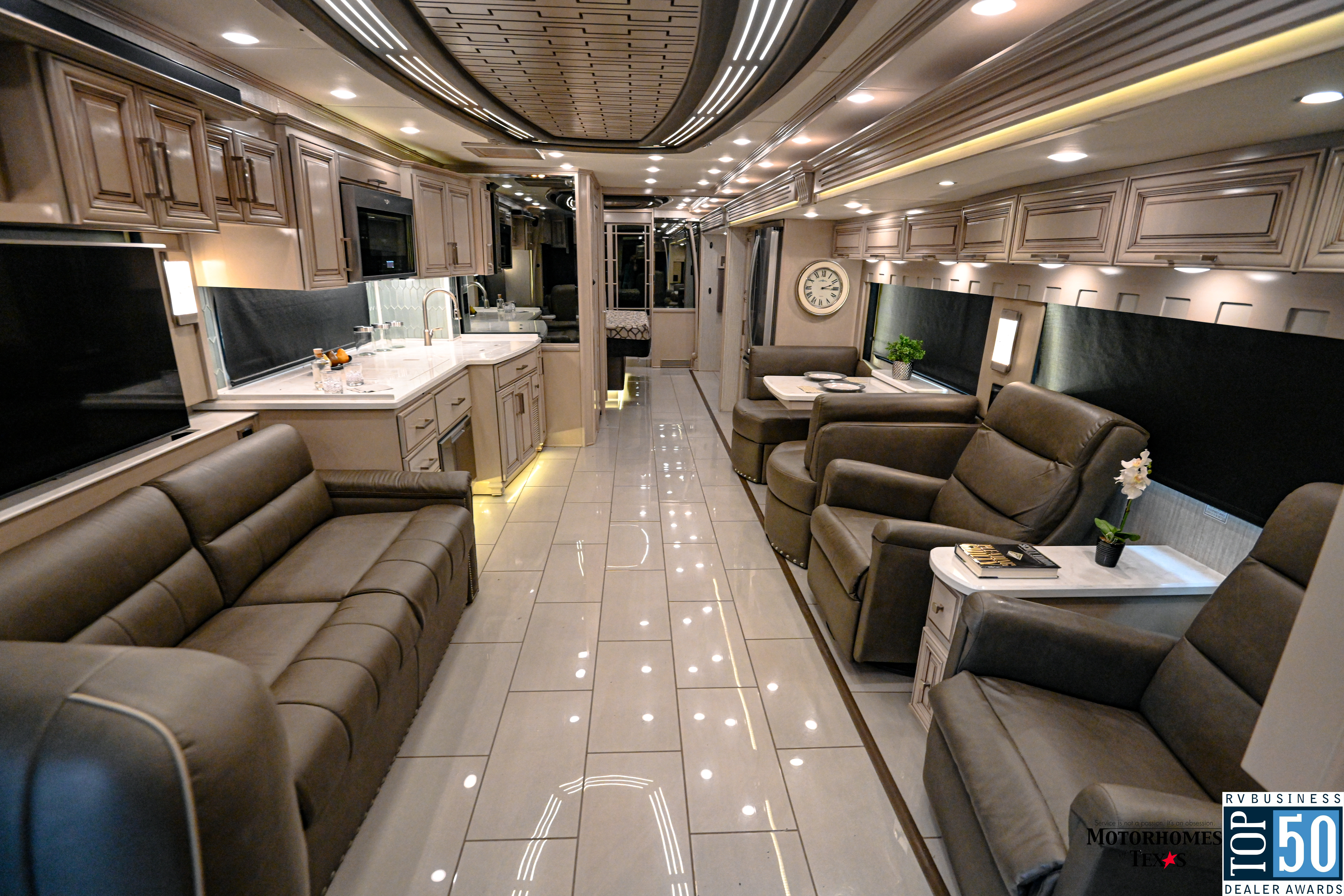 2022 Newmar London Aire 4551 - interior 2