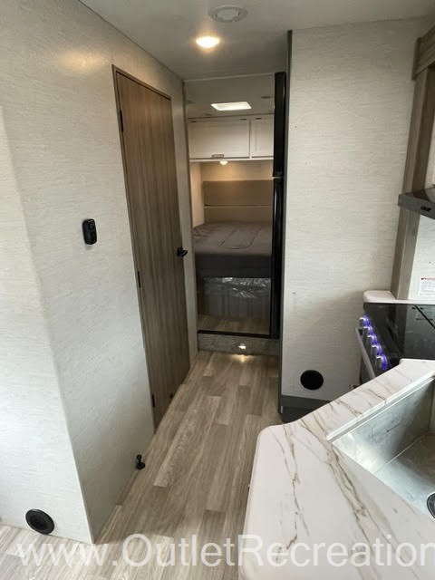 2025 Thor Motor Coach Freedom Eddie Bauer 28EB - Image 17