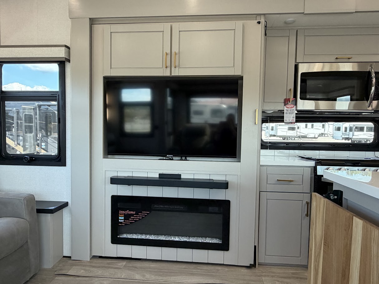2027 JAYCO NORTH POINT 361RLBH - Image 18