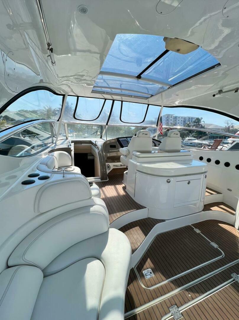 2011 Cruisers Yachts 560 Express - Image 5