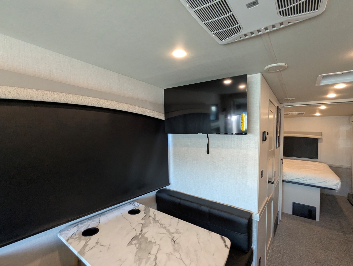 2026 Fleetwood Flair 29M - Image 17