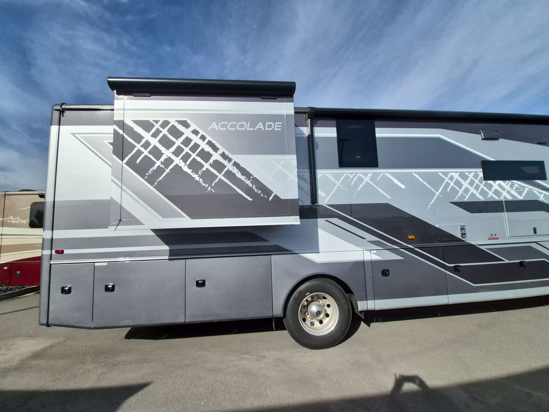 2027 Entegra Coach Accolade 37K - Image 9