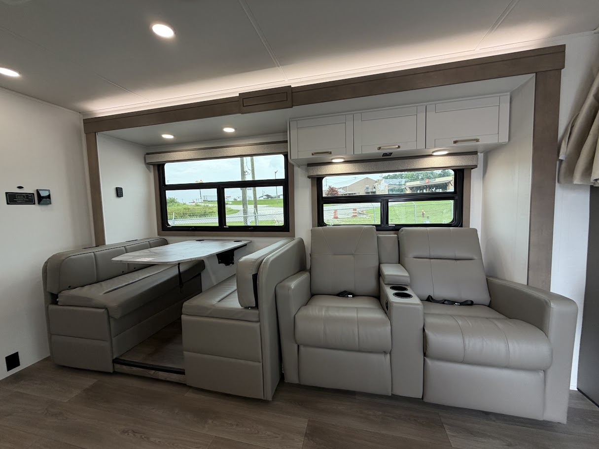 2027 JAYCO GREYHAWK 29MV - Image 19