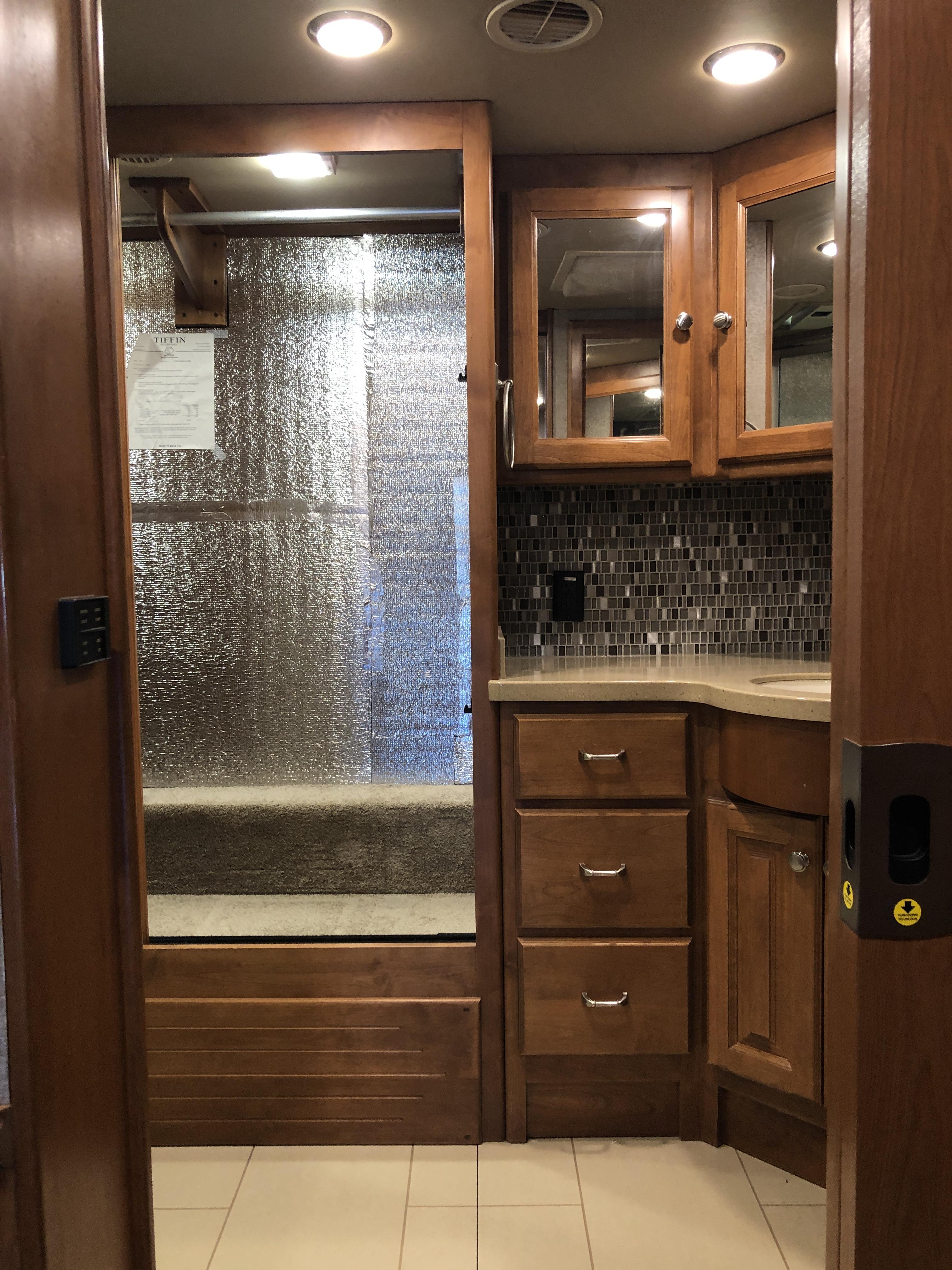 2017 Tiffin Allegro Red 38 QRA - Image 44
