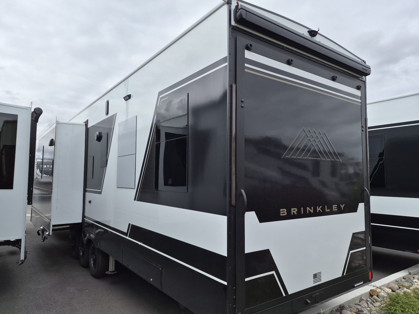 2026 Brinkley RV Model G 3950 - Image 3