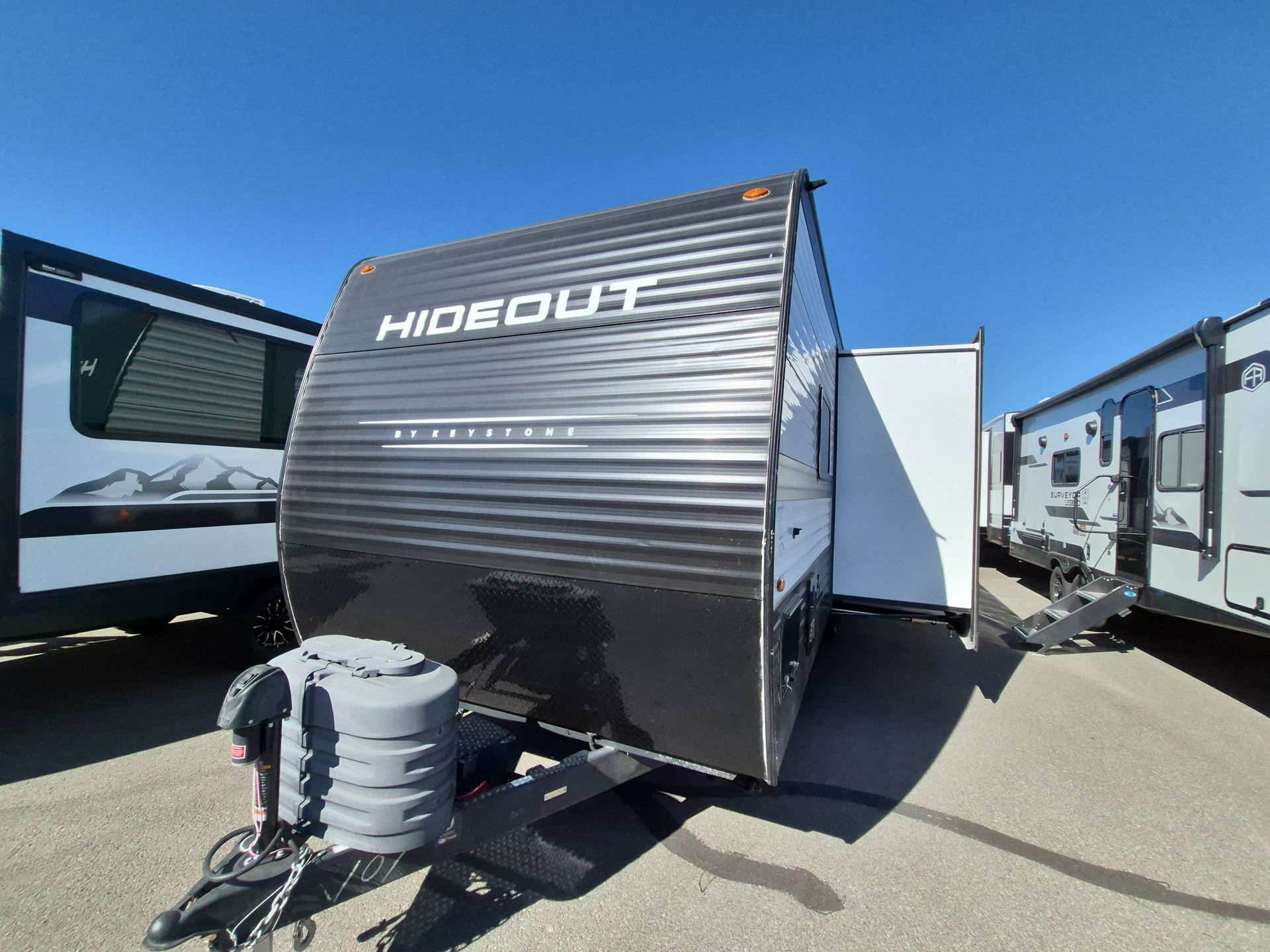 2025 Keystone Hideout Sport 269DB - Image 3