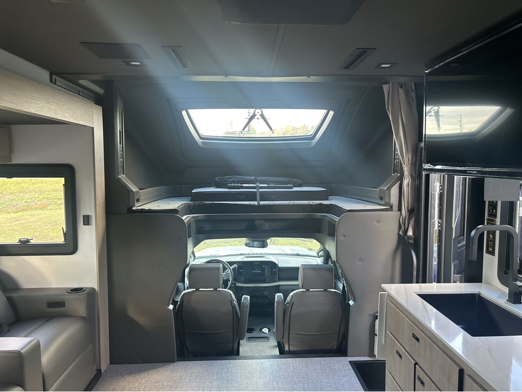 2026 GRAND DESIGN LINEAGE SERIESF 31ZW - Image 20