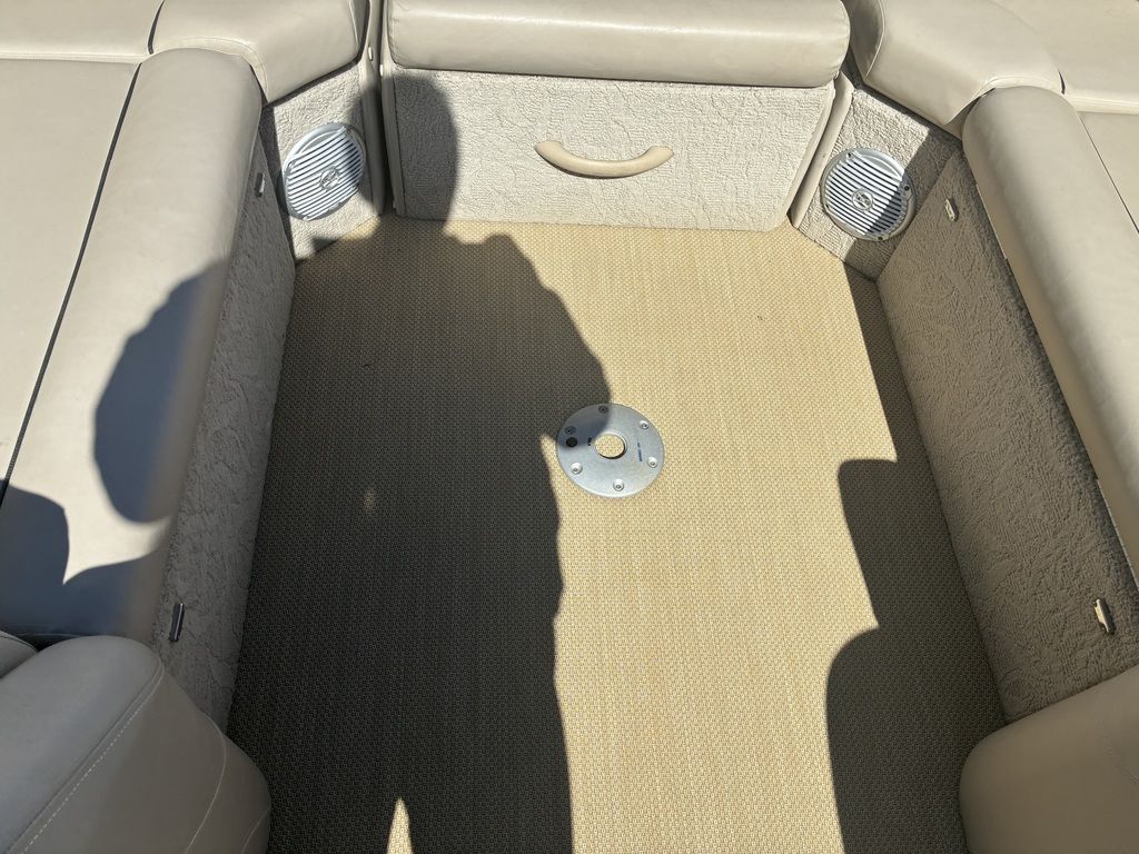 2014 Avalon C SERIES WIND JAMMER 24 - Image 15