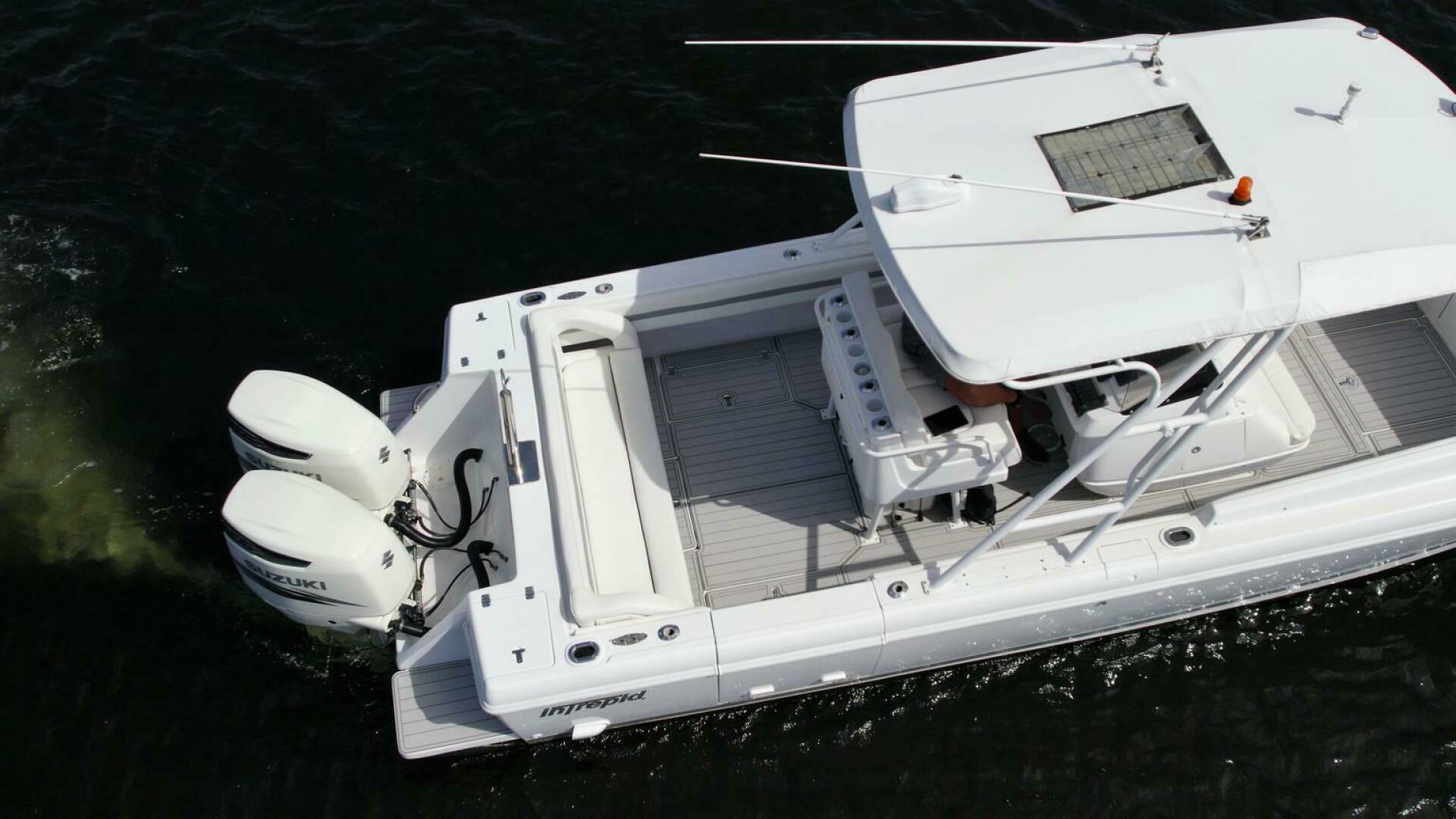 2003 Intrepid 32 - Image 38