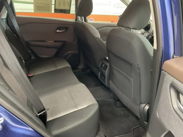 2022 Nissan Rogue Utility 4D SV AWD - Image 23