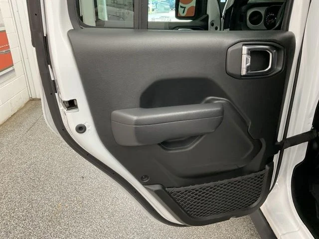 2025 Jeep Gladiator Sport S 4x4 - Image 19