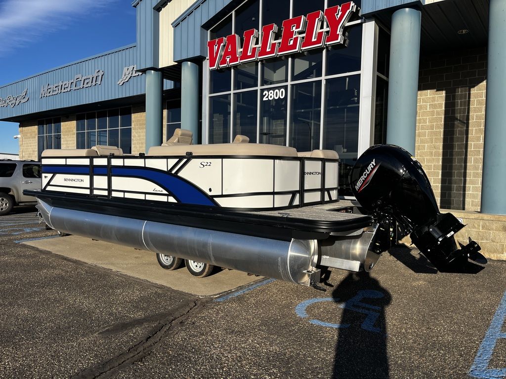 2026 Bennington 22SSR Lux TriToon Pontoon - Image 6