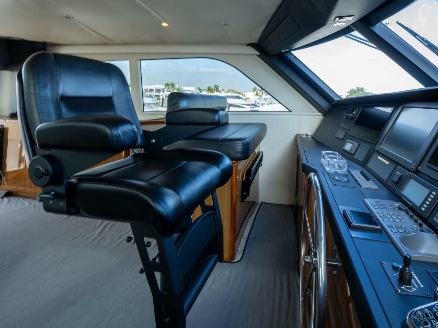 2005 Viking 74 Enclosed Bridge - Image 20