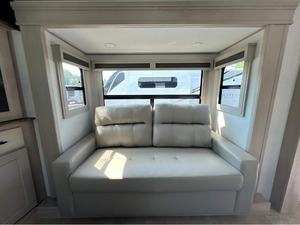 2025 GRAND DESIGN SOLITUDE 382WB - Image 16