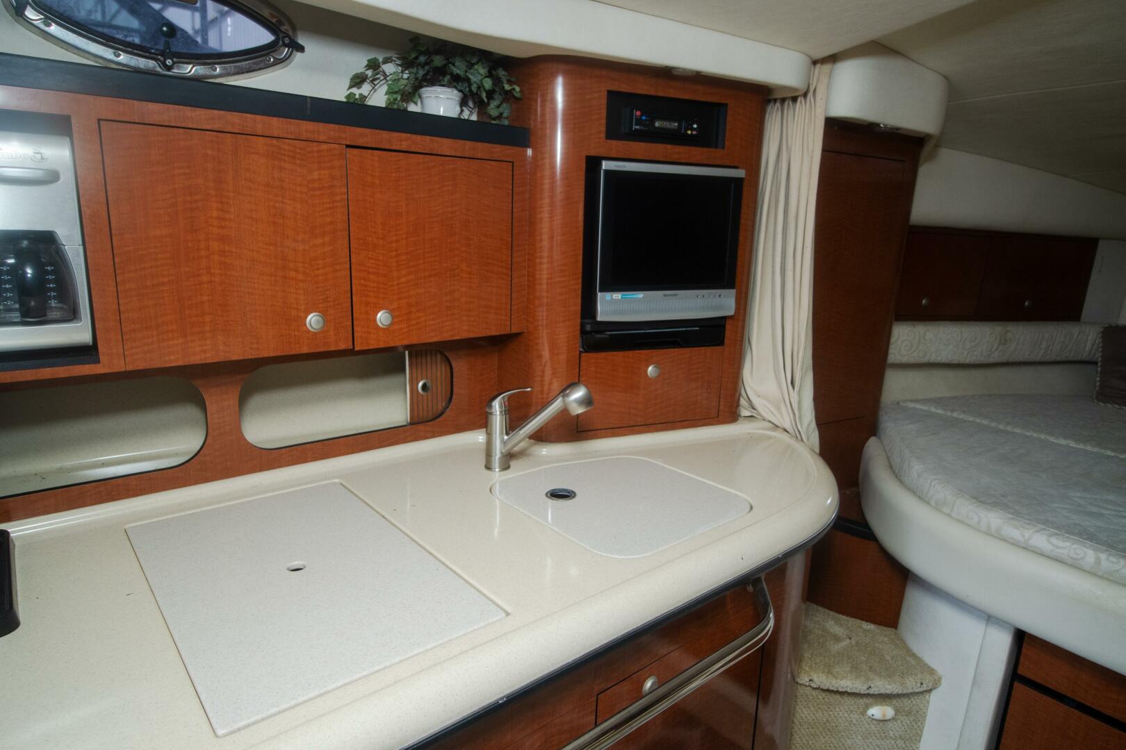2005 Sea Ray 340 Sundancer - Image 15