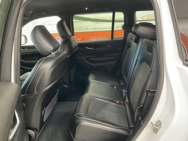 2023 Jeep Grand Cherokee Utility 4D Altitude 4WD - Image 24