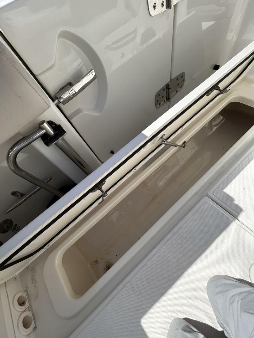 2017 Boston Whaler 330 Outrage - Image 28