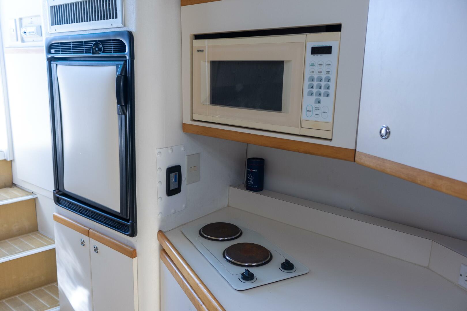 1995 Cruisers ESPRIT 3570 - Image 28