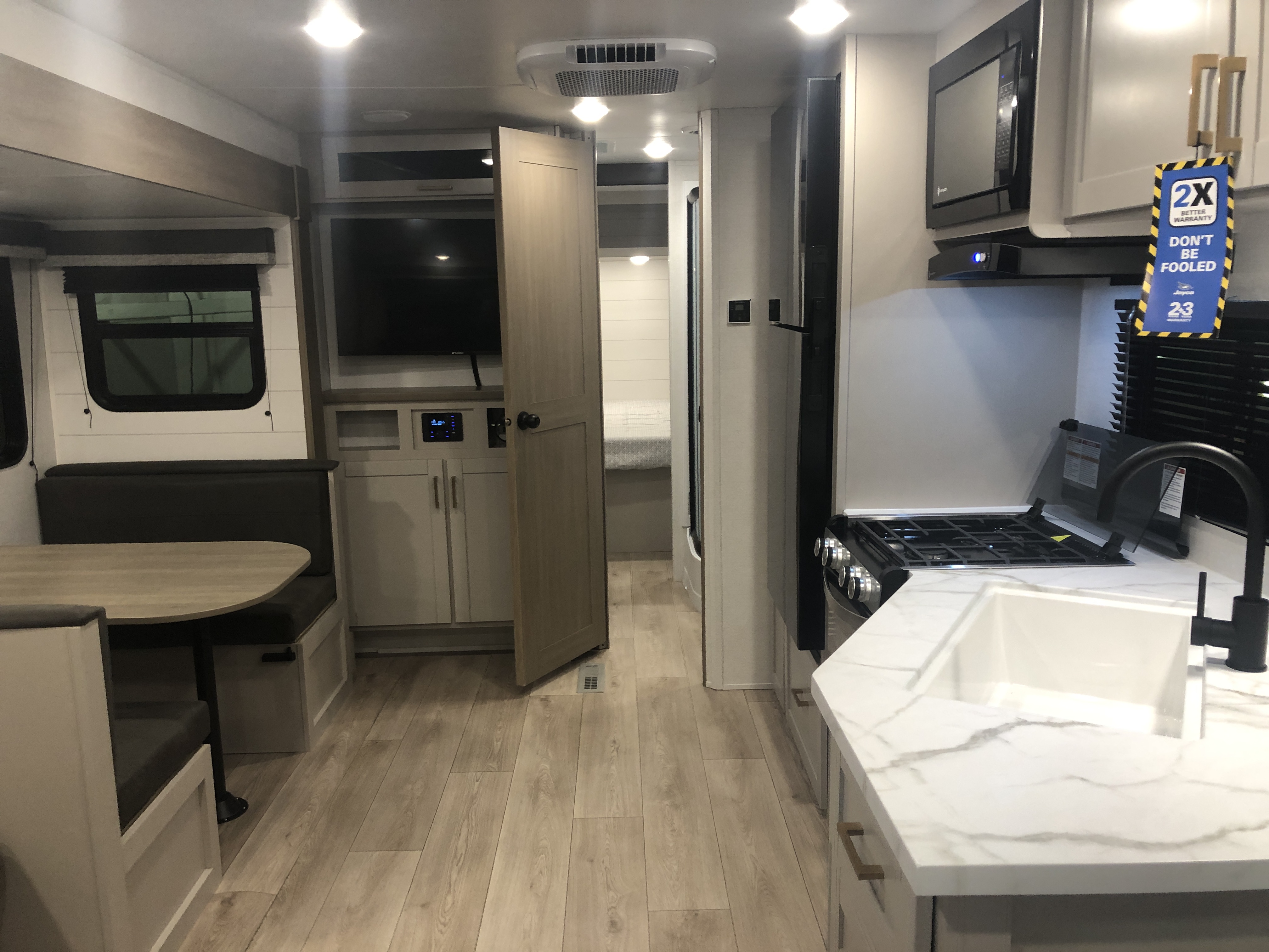 2027 Jayco Jay Flight SLX 262RLSW - Image 4