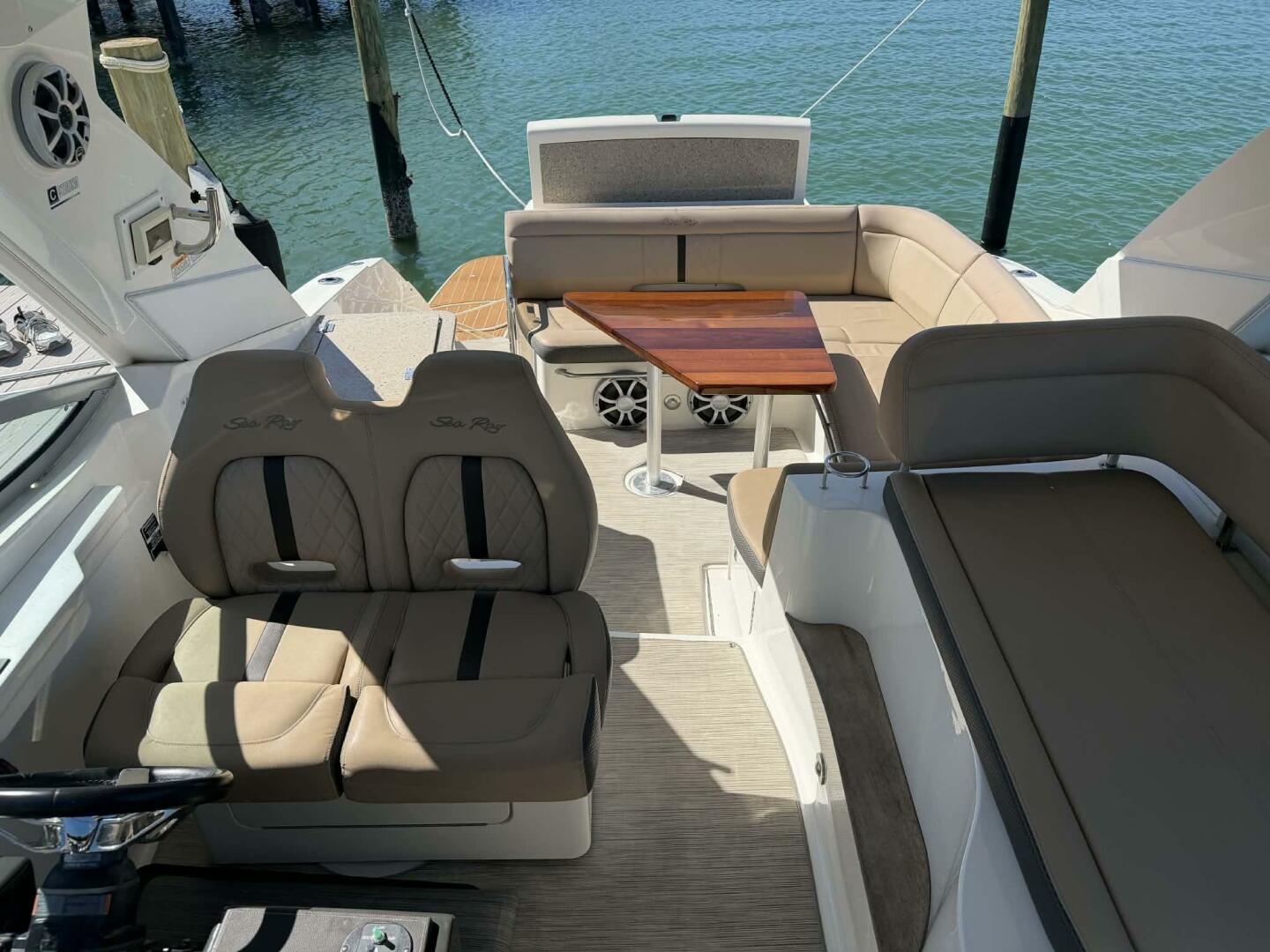 2016 Sea Ray 350 Sundancer - Image 29