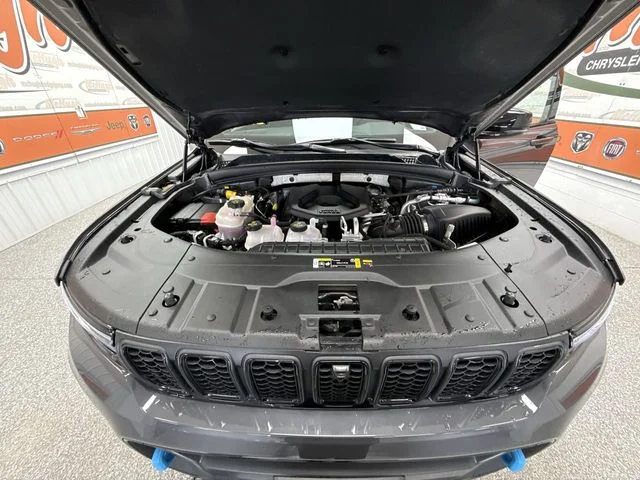 2024 Jeep Grand-Cherokee-L Laredo Altitude 4x4 - Image 25