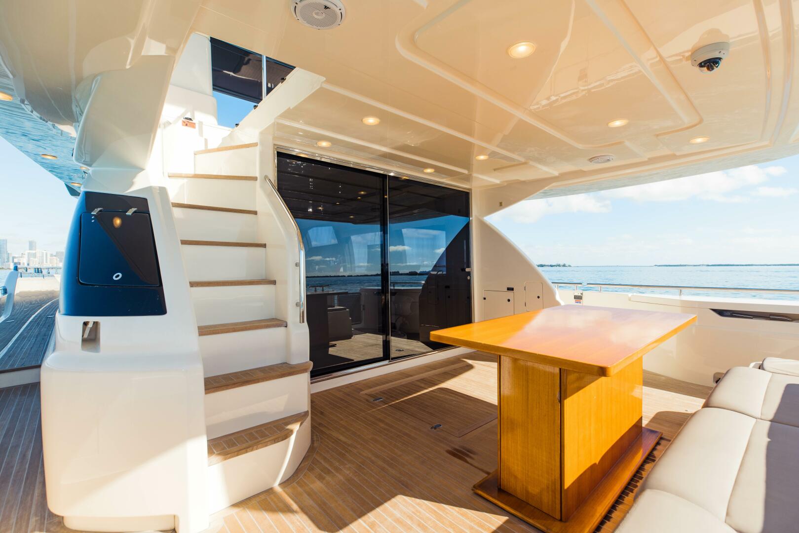2017 Ferretti Yachts 750 - Image 22