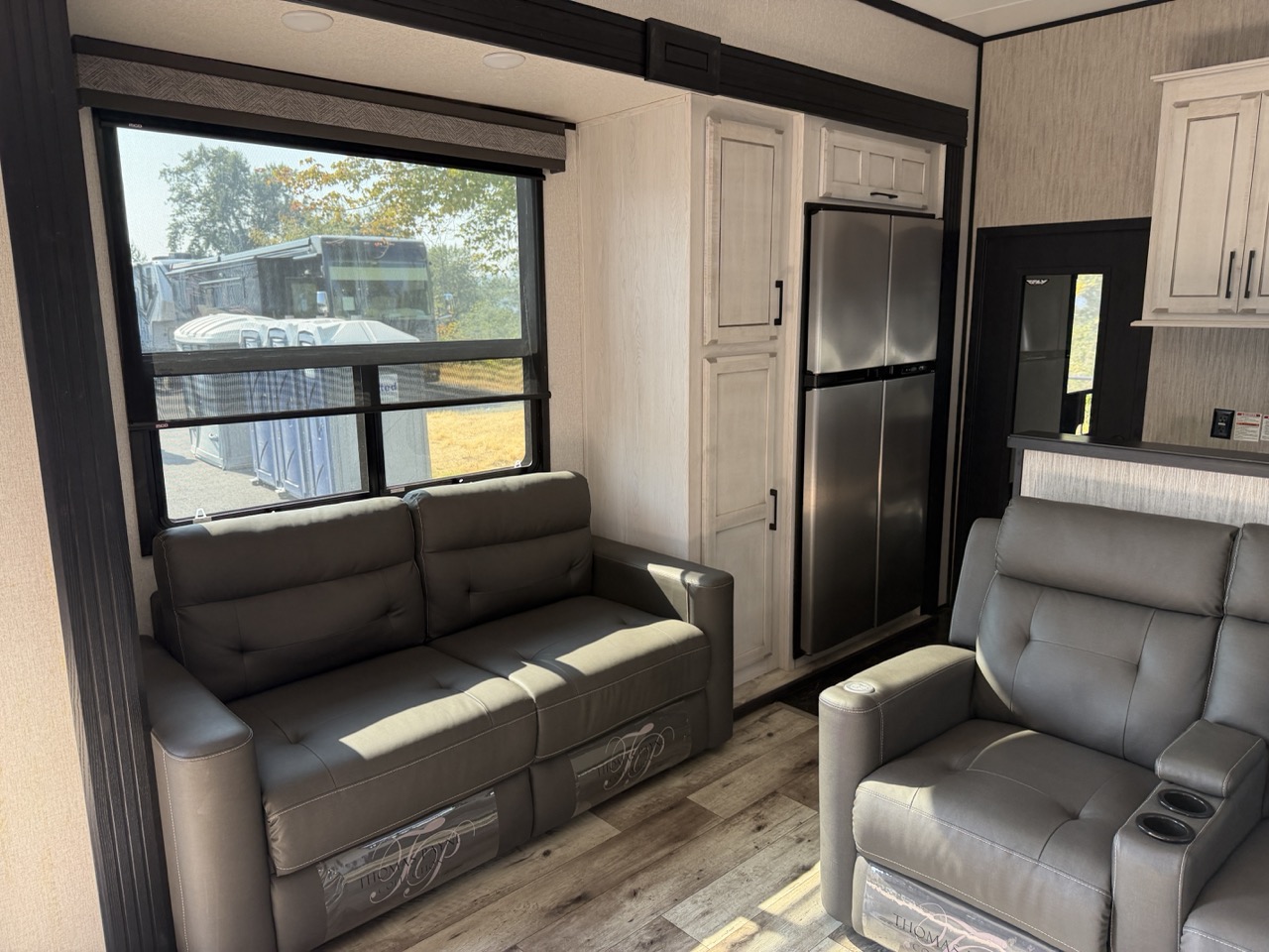 2022 KZ RV Venom V4113TK - Image 6