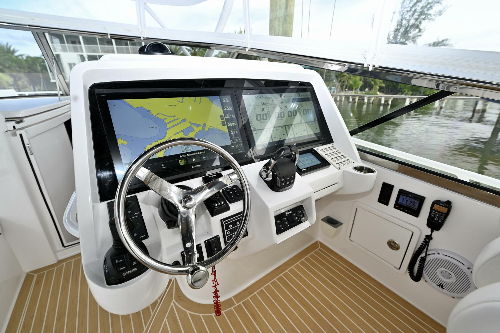 2019 Intrepid 475 Sport Yacht - Image 11