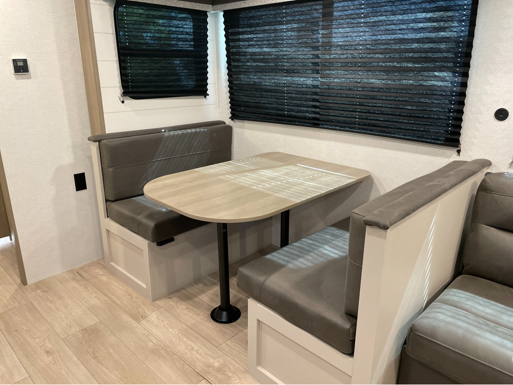 2027 Jayco Jay Flight 261BHS - Image 11