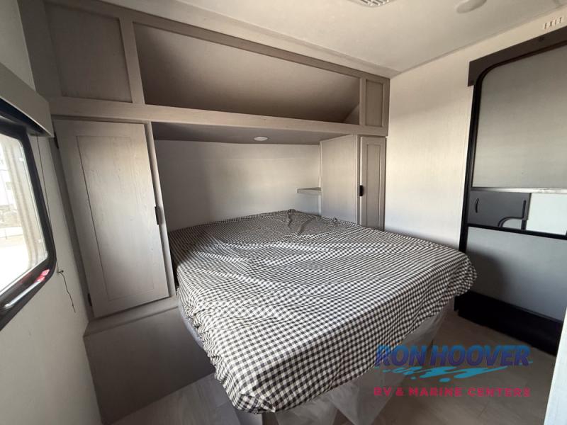 2025 COACHMEN 282DORM - Image 39