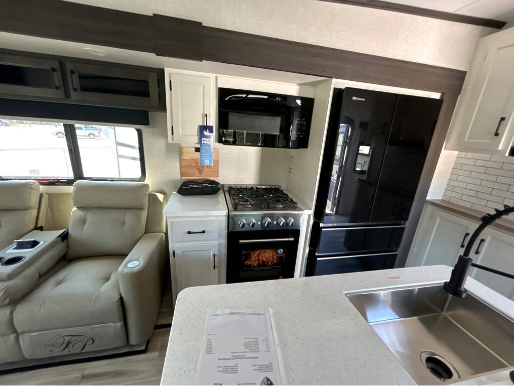 2026 VENTURE RV SPORTTREK 363VFR - Image 14