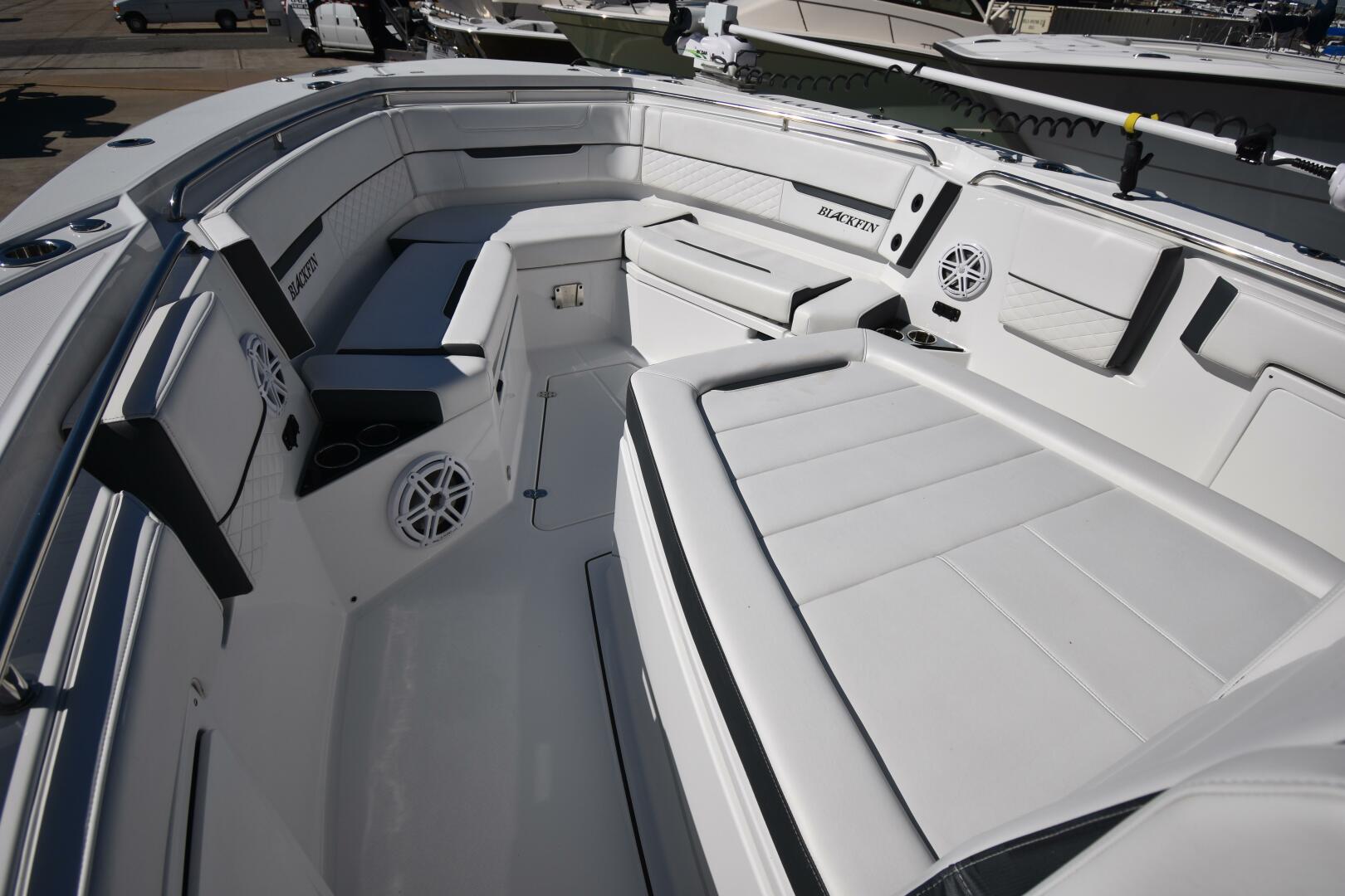 2021 Blackfin 332CC - Image 18