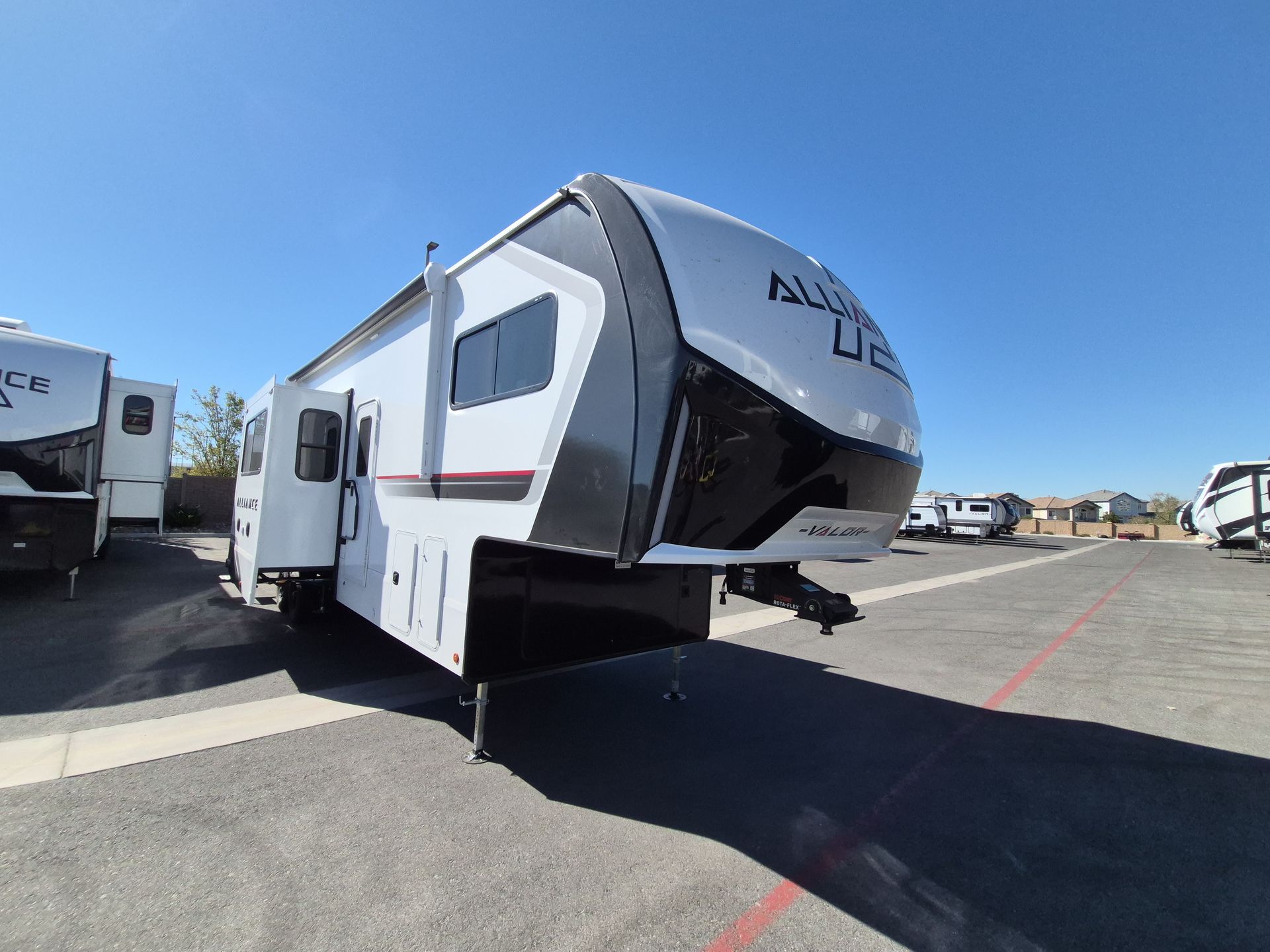 2027 Alliance RV Valor 35A14 - Image 4