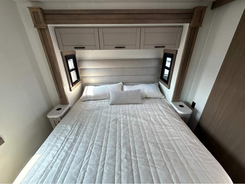 2027 JAYCO PRECEPT 31UL - Image 27