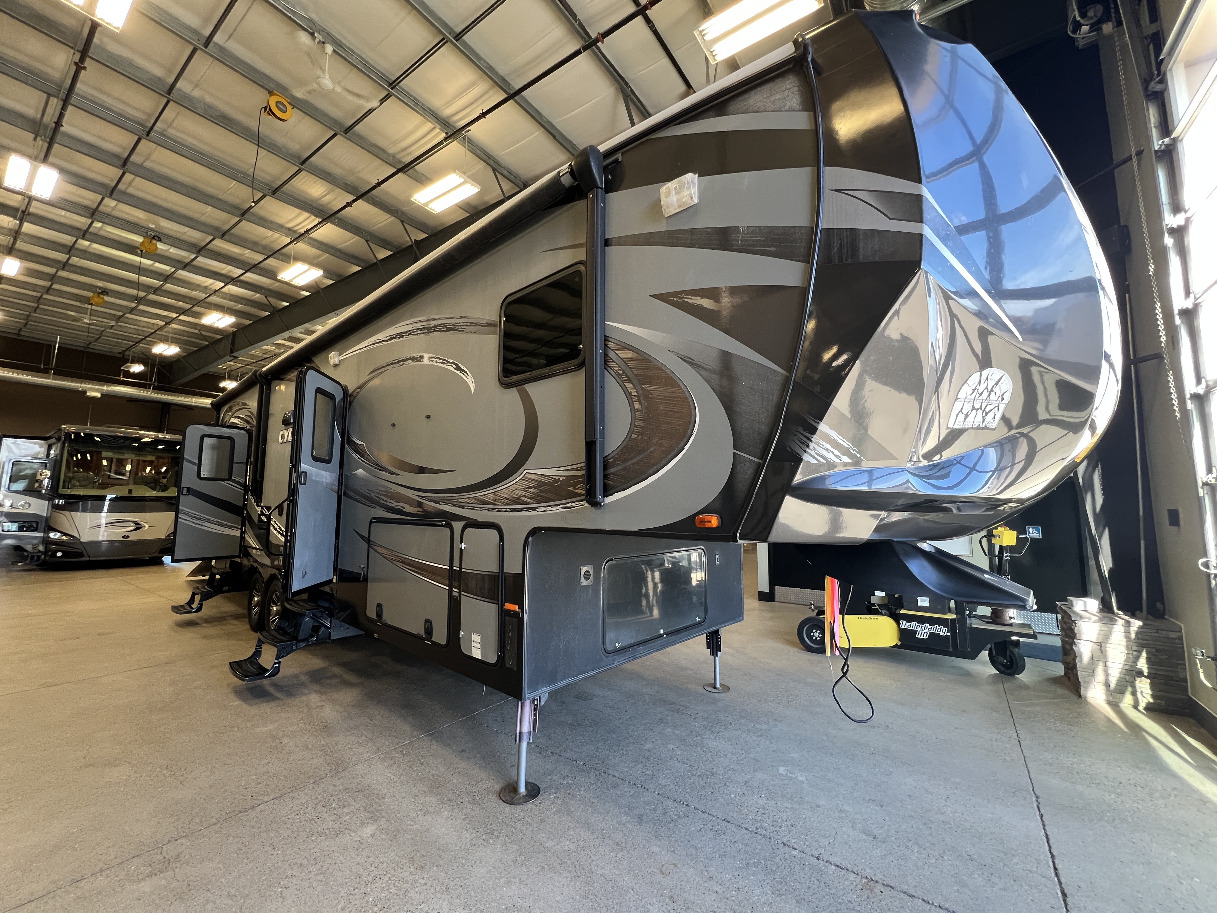 2014 HEARTLAND CYCLONE M-3100 - Image 1