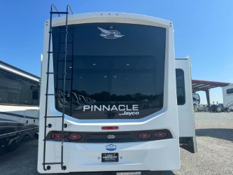 2027 JAYCO PINNACLE 32RLTS - Image 5