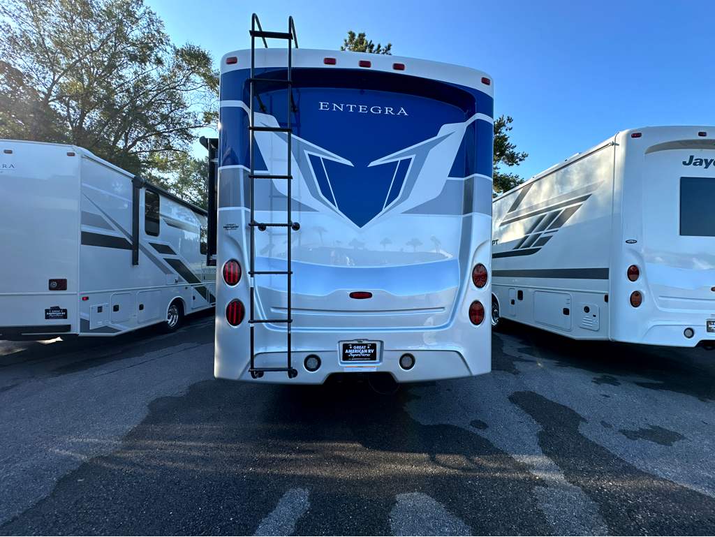 2027 ENTEGRA COACH VISION XL 36C - Image 5