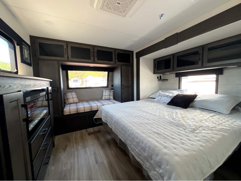 2026 VENTURE RV SPORTTREK 272VRK - Image 20
