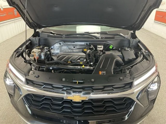 2025 Chevrolet Trax FWD 4dr LT - Image 10