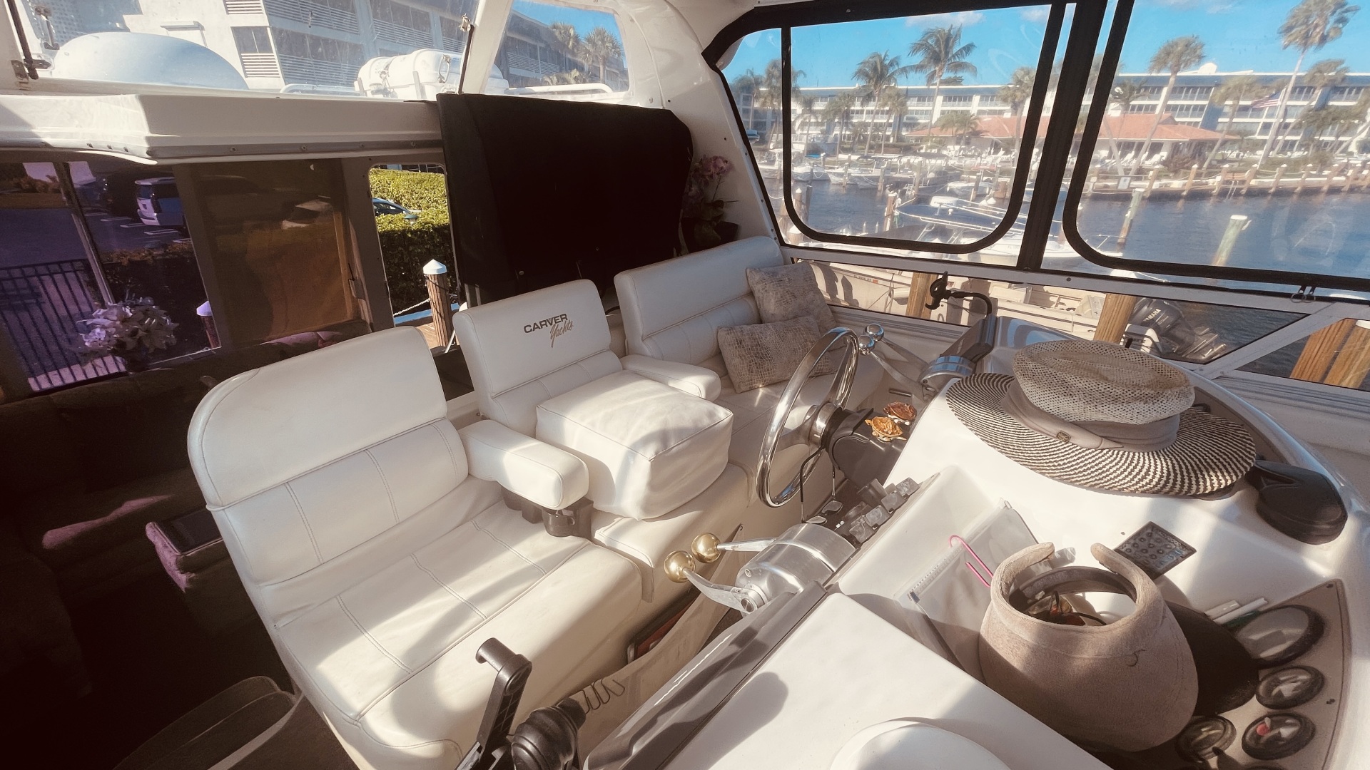 1997 CARVER YACHTS 500 COCKPIT MY - Image 60