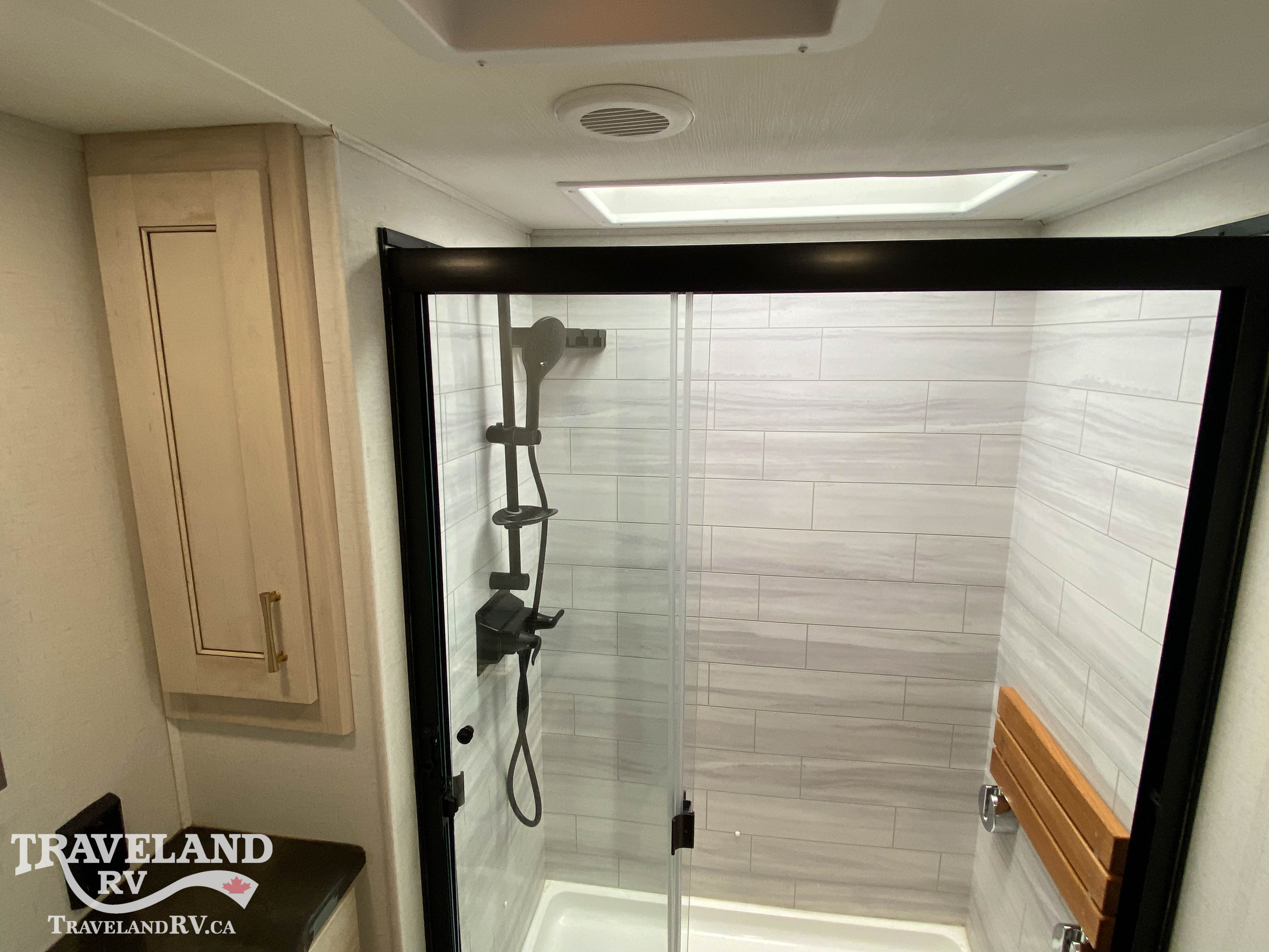 2022 Alliance RV Paradigm 310RL - Image 22